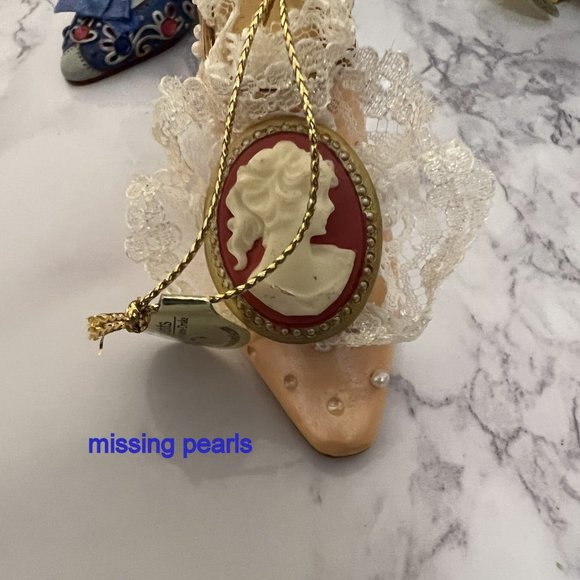 Heirloom Ornaments From Ashton-Drake High Button Beauty Three Miniature  Shoes - Picture 6 of 10